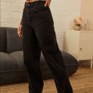 UrbanOutfitters BDG Black Mom/Boyfriend Jeans